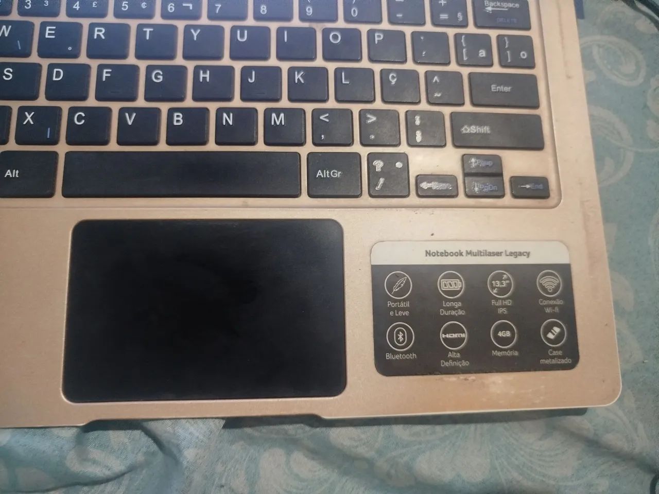 Notebook Multilaser Legacy,com defeito apenas no teclado. Para vender!