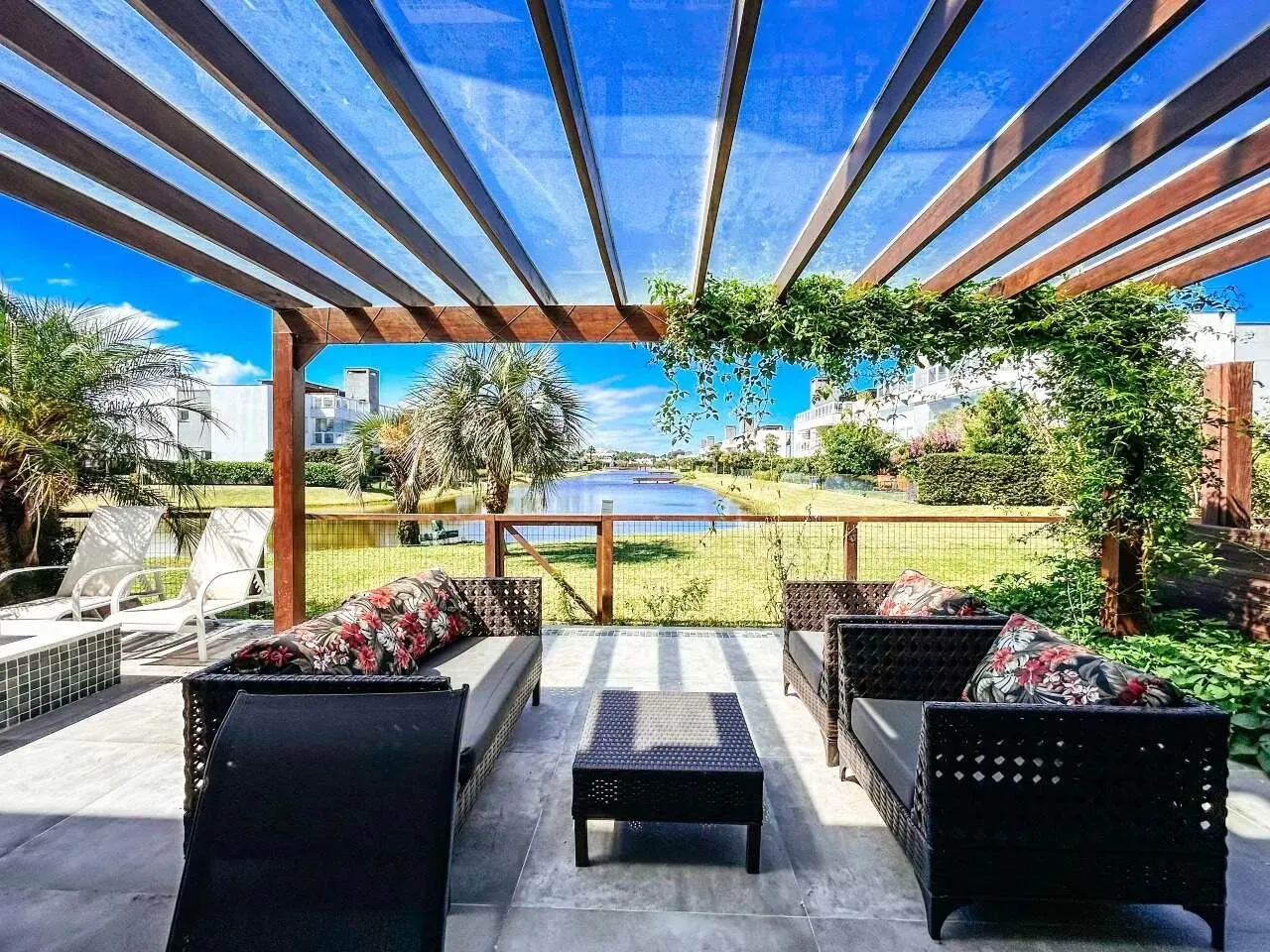 Apartamento Giardino à venda, 3 quartos, 1 suíte, 2 vagas, Condomínio Rossi Atlantida - Xa