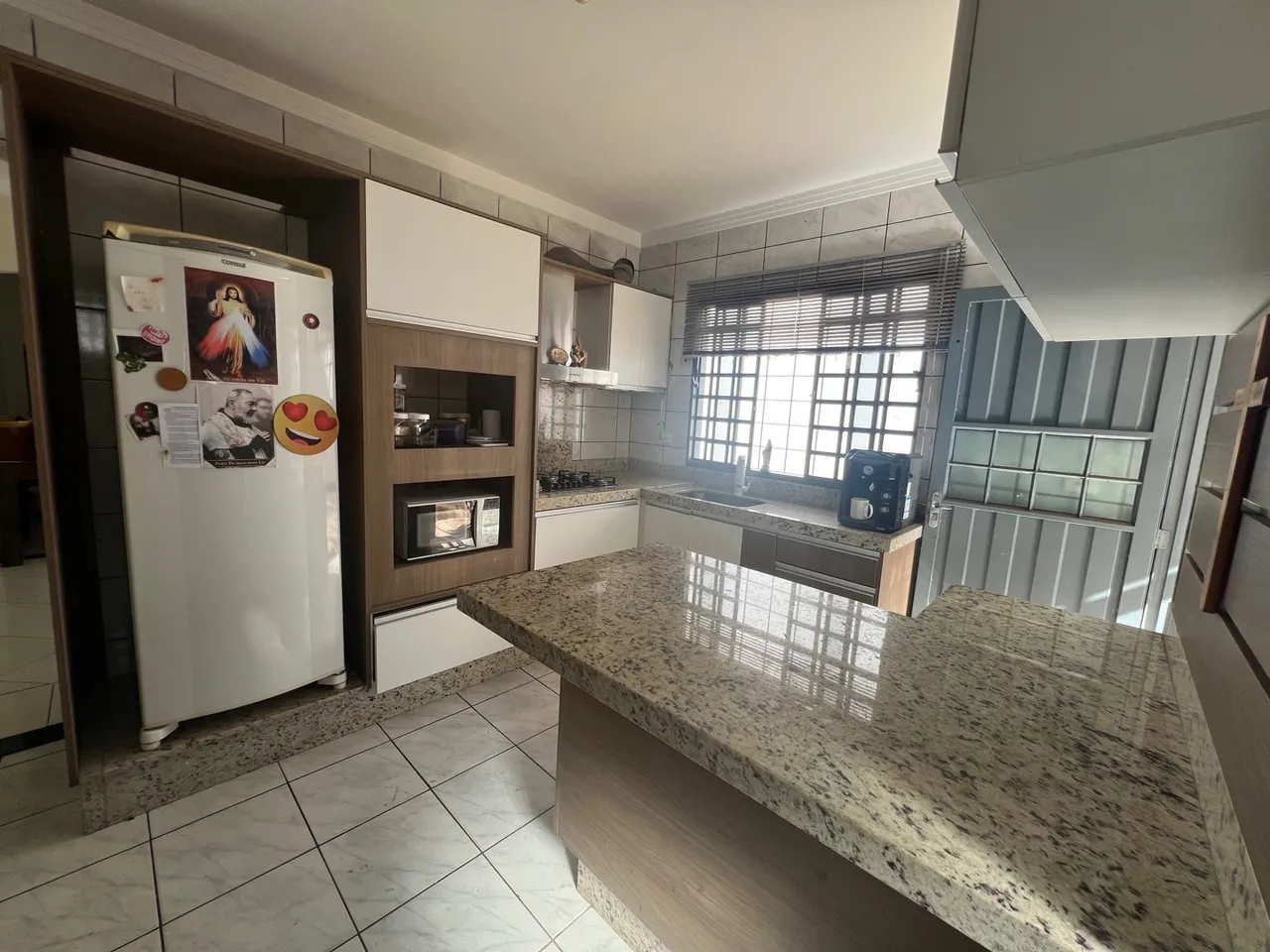 Balcão Cozinha completa em granito e mdf.