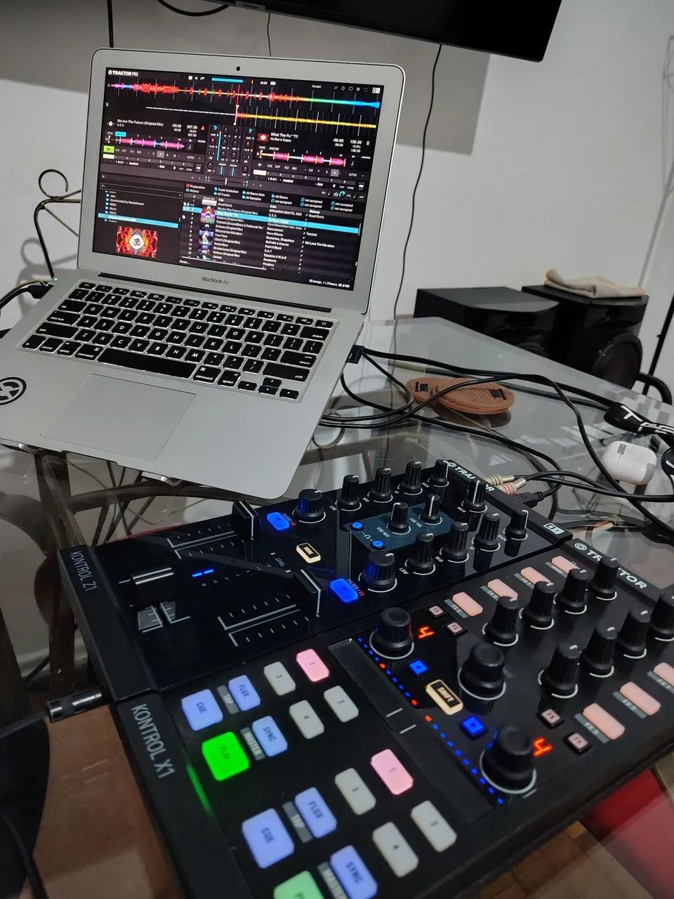 Controlador DJ Traktor Kontrol Z1 e X1 - Equipamentos e