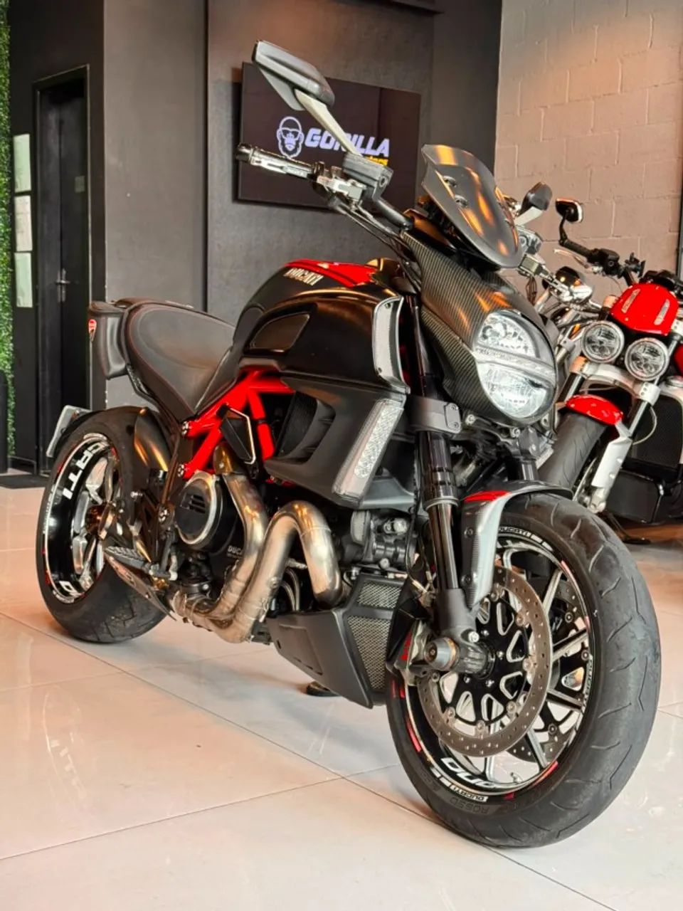 DUCATI  - DIAVEL CARBON 