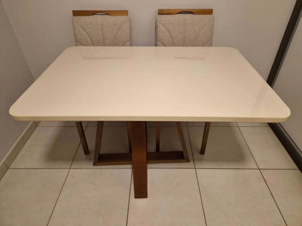 Mesa com 4 cadeiras  - Foto 3