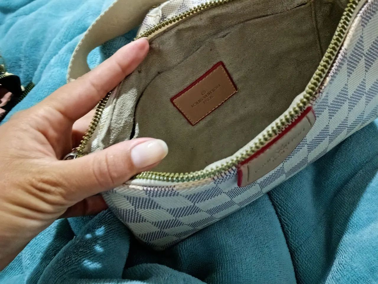 Bolsa com carteirinha semi nova  - Foto 2