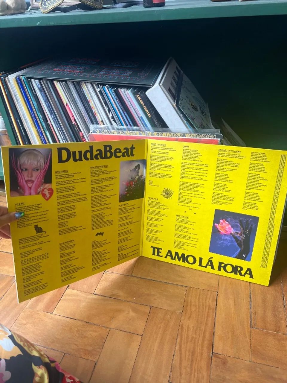 LP Duda Beat - Te amo lá fora (NOIZE) com revista  - Foto 3