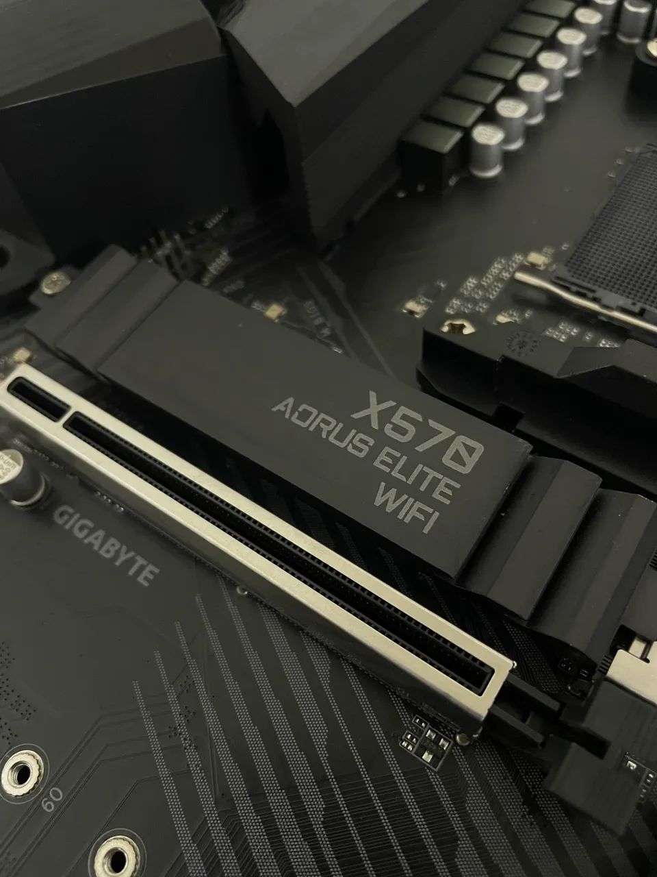 Placa Mãe X570 Aorus Elite - Foto 4