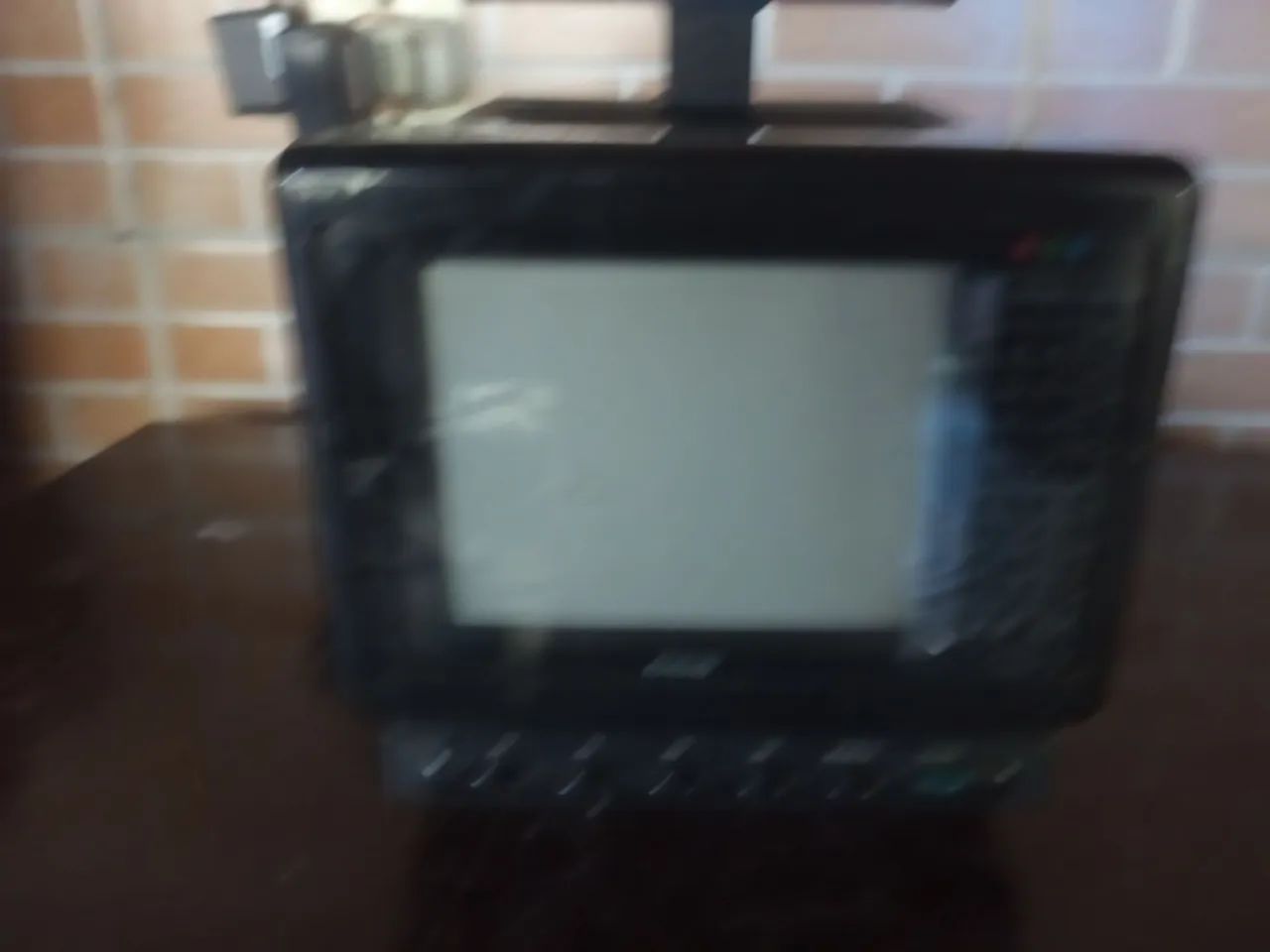 TV antiga 5 polegadas a cores com rádio AM/FM.  - Foto 3