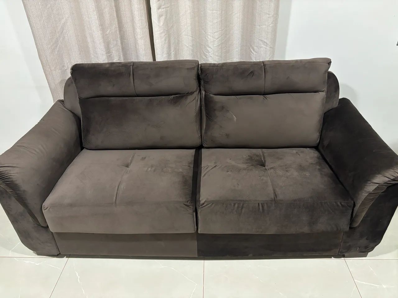 Vendo sofá 2 lugares e poltrona 