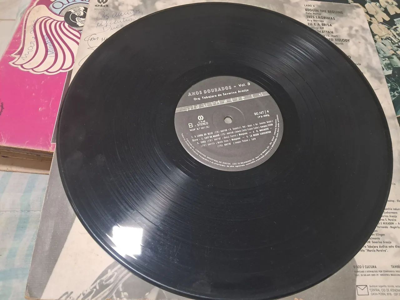 Disco vinil autografado pelo maestro Severino Araújo.  - Foto 4