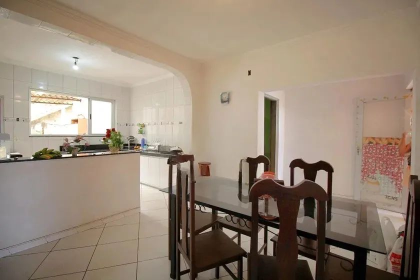 Casa à Venda - Santa Inês, 6 Quartos, 385 m2