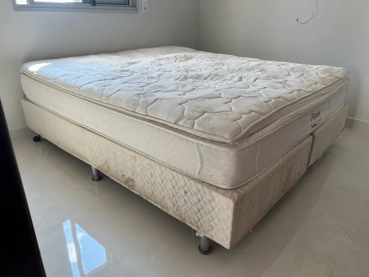Cama box + colchão 