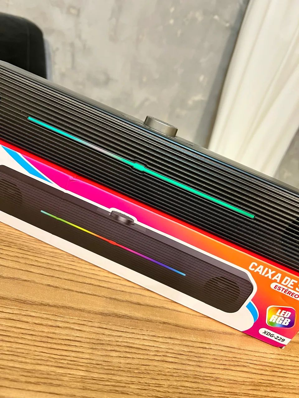 Caixa de Som Estéreo 2.0 LED RGB 12W XTRAD - Foto 2