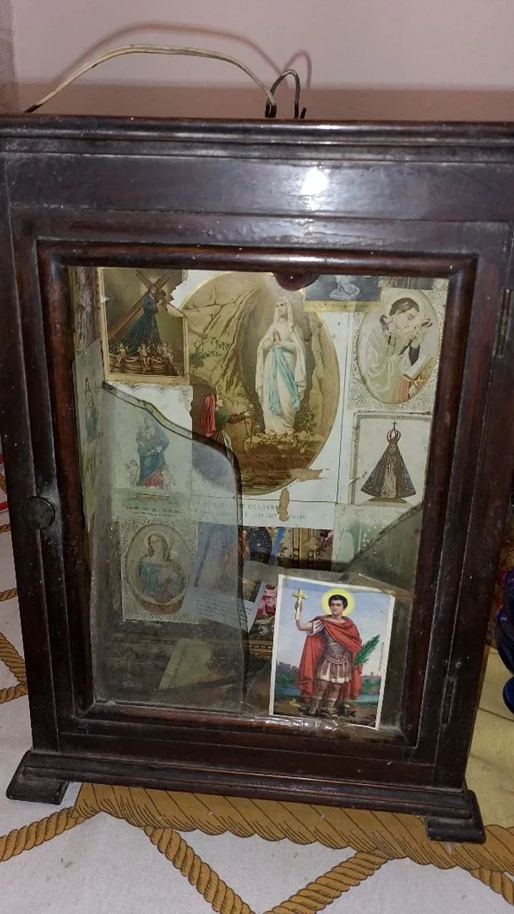 Oratorio antigo em madeira usado  - Foto 2