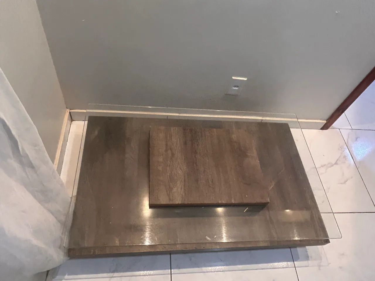 Mesa de centro de madeira e vidro - Foto 3