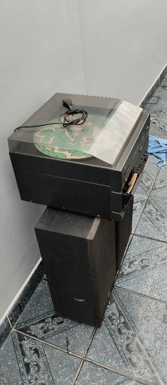 Aparelho de rádio, com toca fitas e vitrola - Foto 2