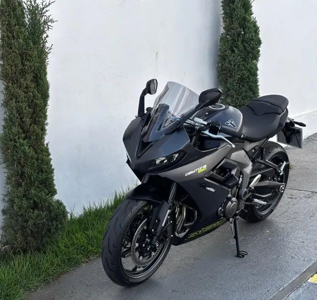 TRIUMPH DAYTONA 660 2024 - Foto 4