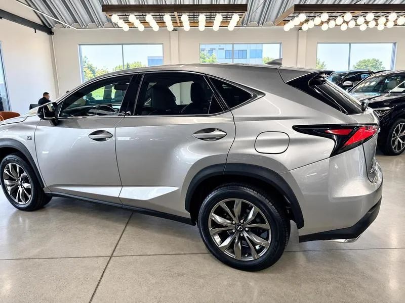 Lexus NX-200t F-sport 2.0 16V 238cv Aut., foto 5 de 15