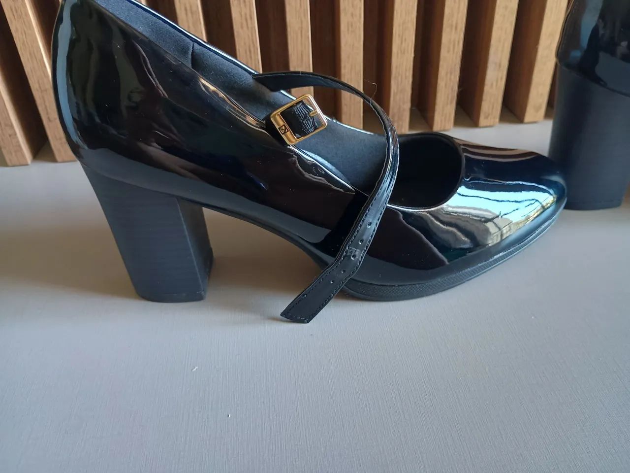 Scarpin Piccadilly Preto verniz  - Foto 3