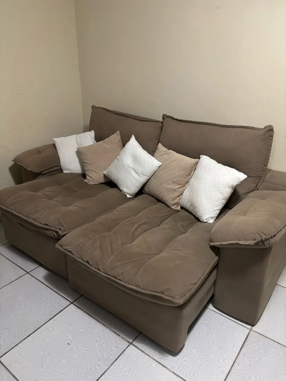 Sofá retrátil, semi novo, cor chumbo.  - Foto 4