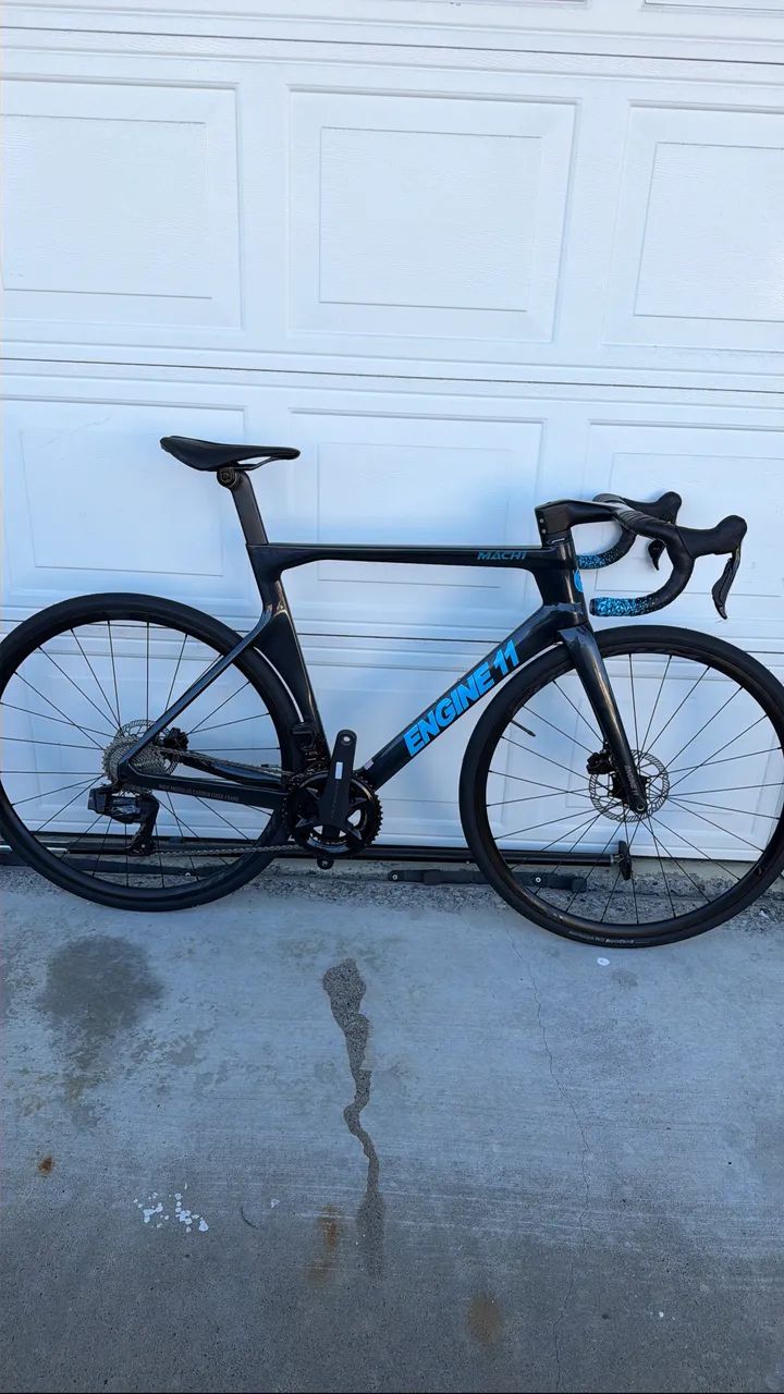 Vendo bike de carbono  ENGINE11