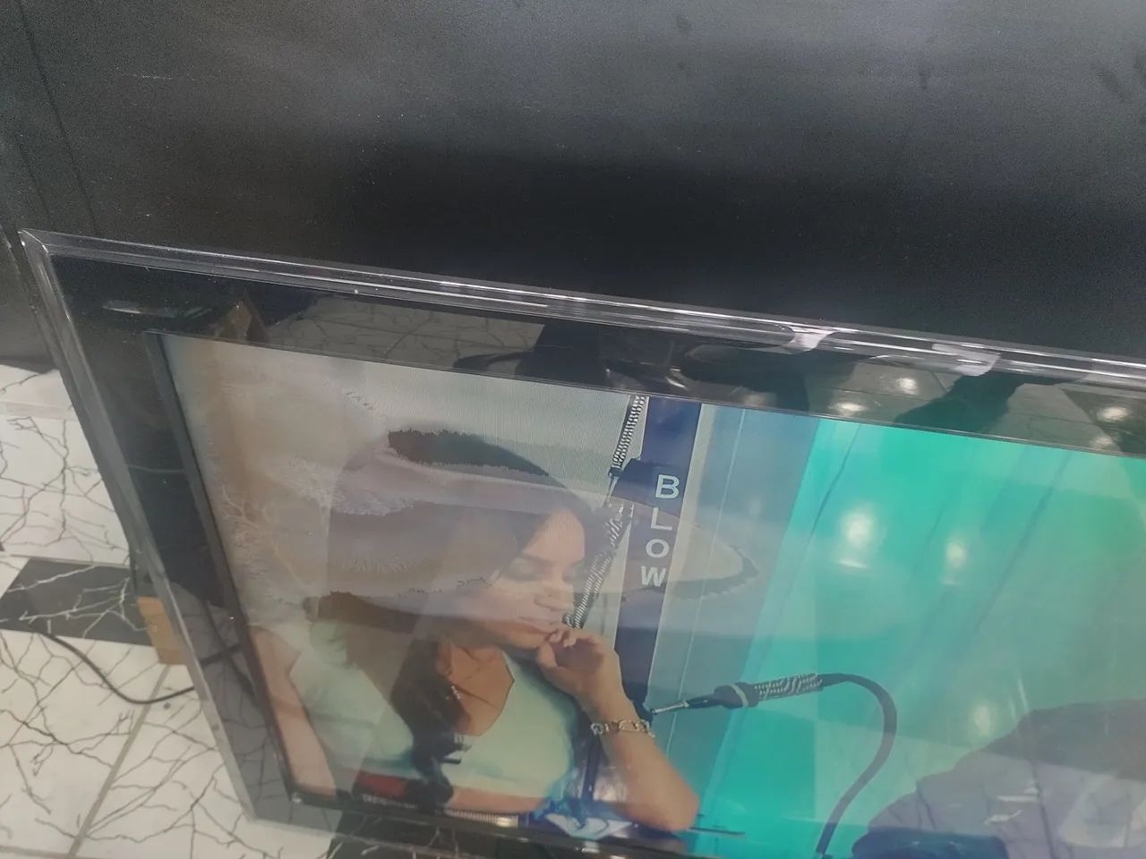 Vendo tv Samsung 37 polegaads com conversor digital obs. Nao e smartv R$ 430,00 - Foto 5