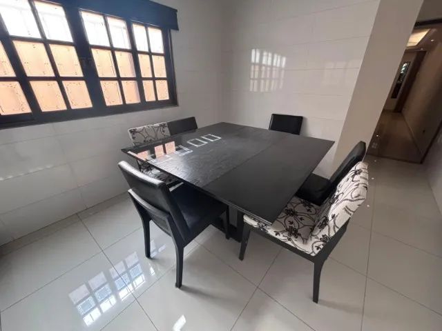 Mesa de Jantar 6 Lugares com Tampo de Vidro e 6 Cadeiras - Excelente Estado