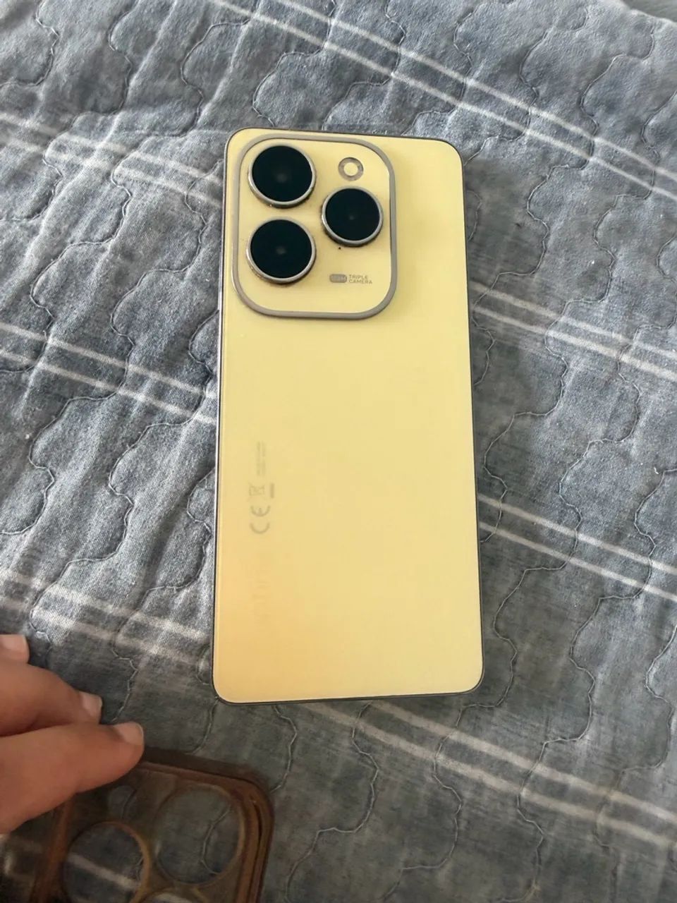 Celular infinix com carregador original 
