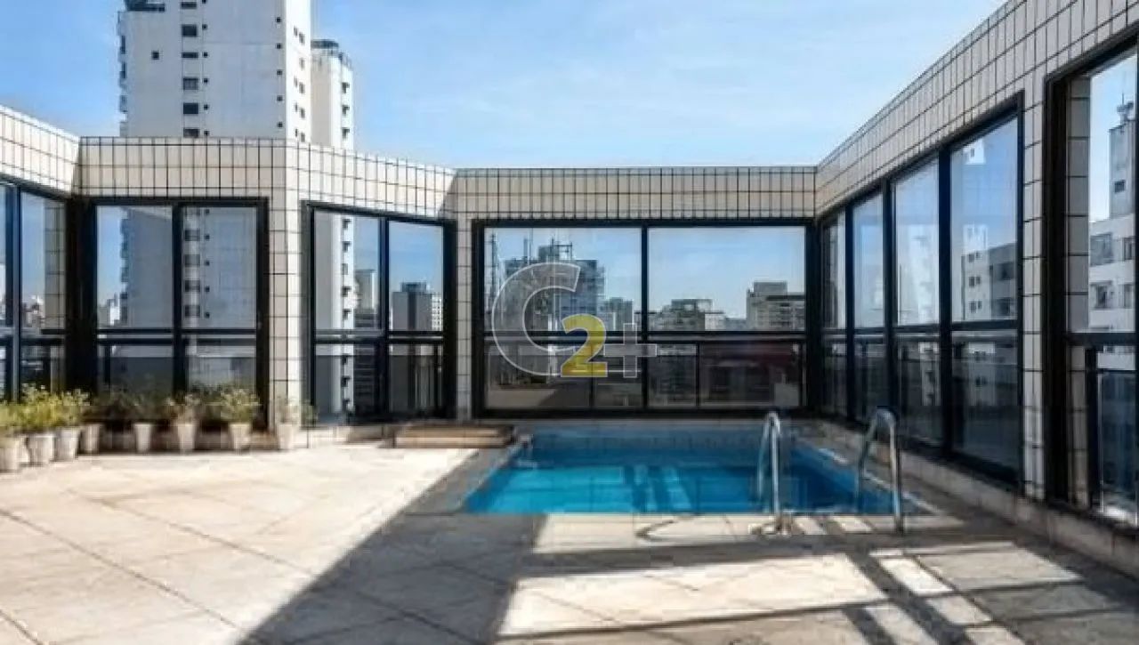 Cobertura duplex à venda em Higienópolis com 2 suítes e 3 vagas
