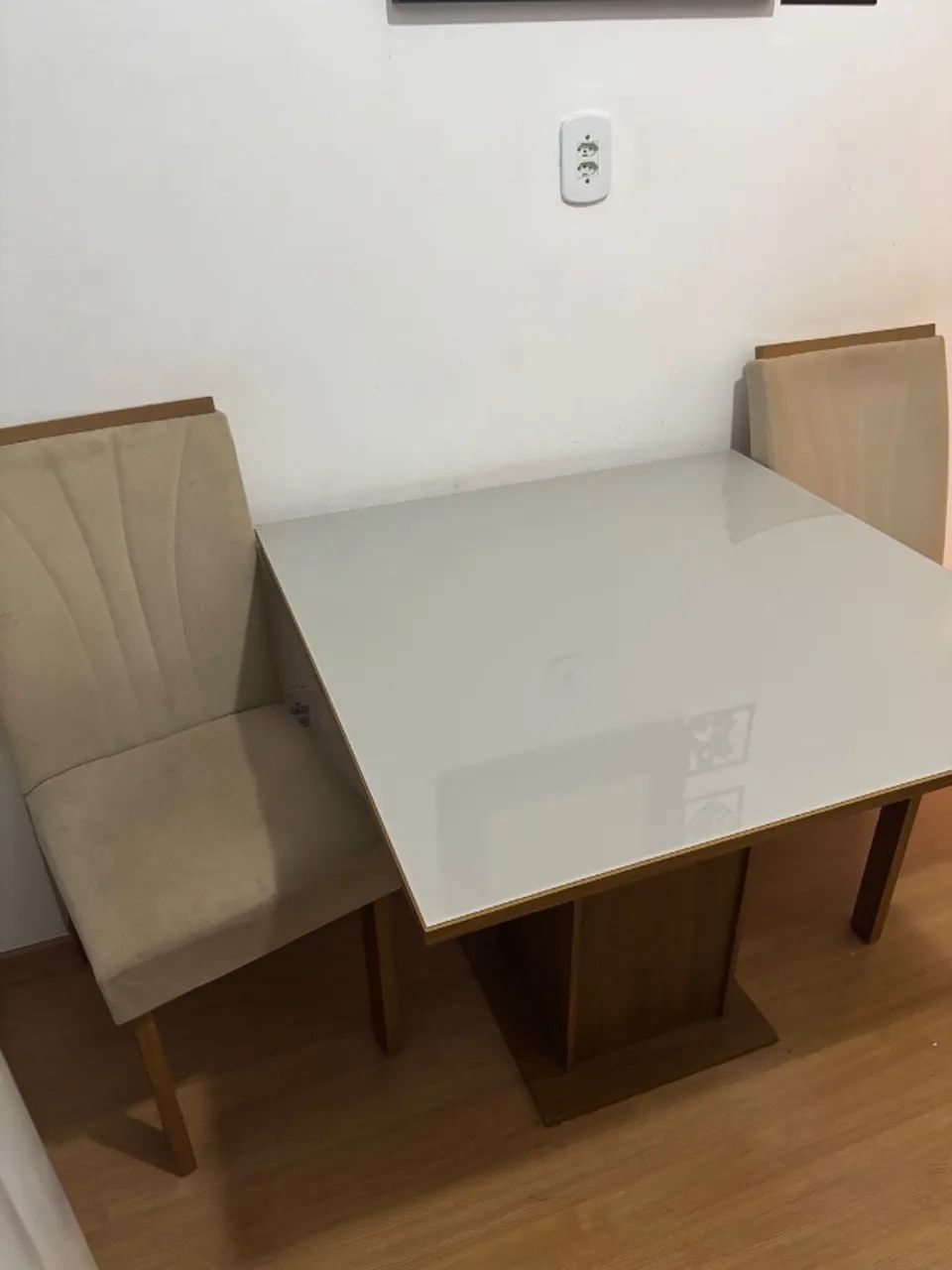 Mesa 1mx1m com duas cadeiras  - Foto 5