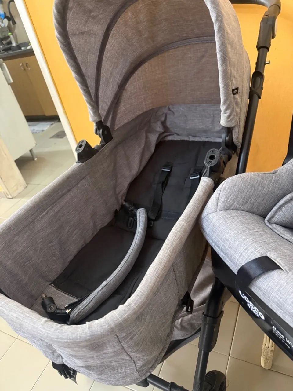 Carrinho de bebê Moisés com bebê conforto e base para carro ( COMPLETÃO) - Foto 3