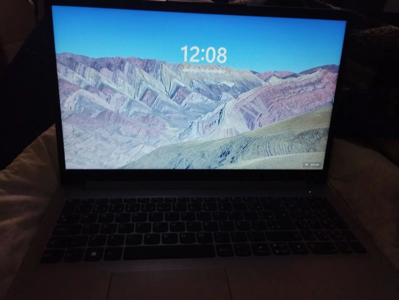 Vendo notebook Lenovo hein ótimo estado funcionando tudo  - Foto 2