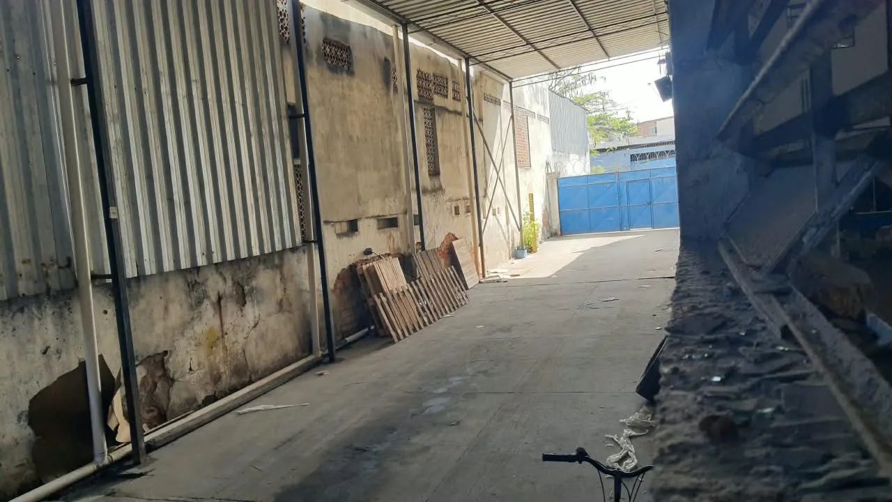 ALUGO GALPÃO COM 1000² NA PENHA - Foto 2
