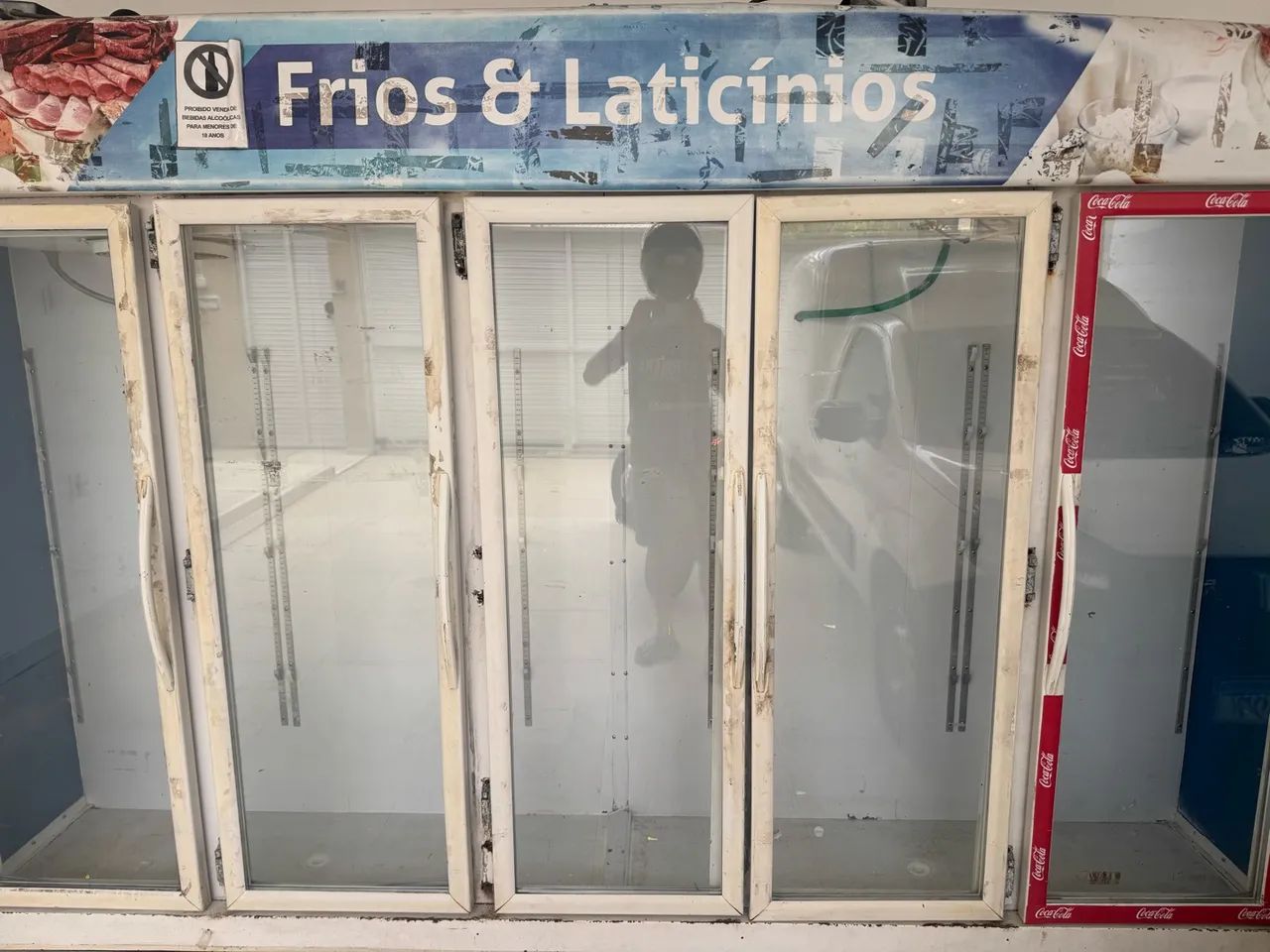 Freezer 6 portas com 2 motores 220v em ótimo estado  - Foto 2