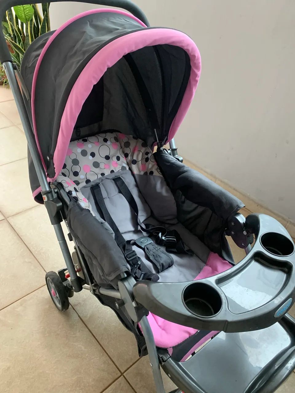 Carrinho de bebê novo 