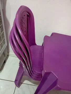 Conjunto de mesa com cadeiras - Foto 2