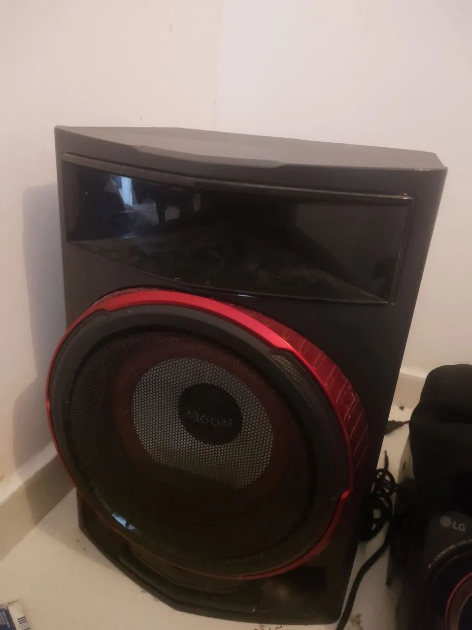 Caixa de som mini lg funcionando perfeitamente 