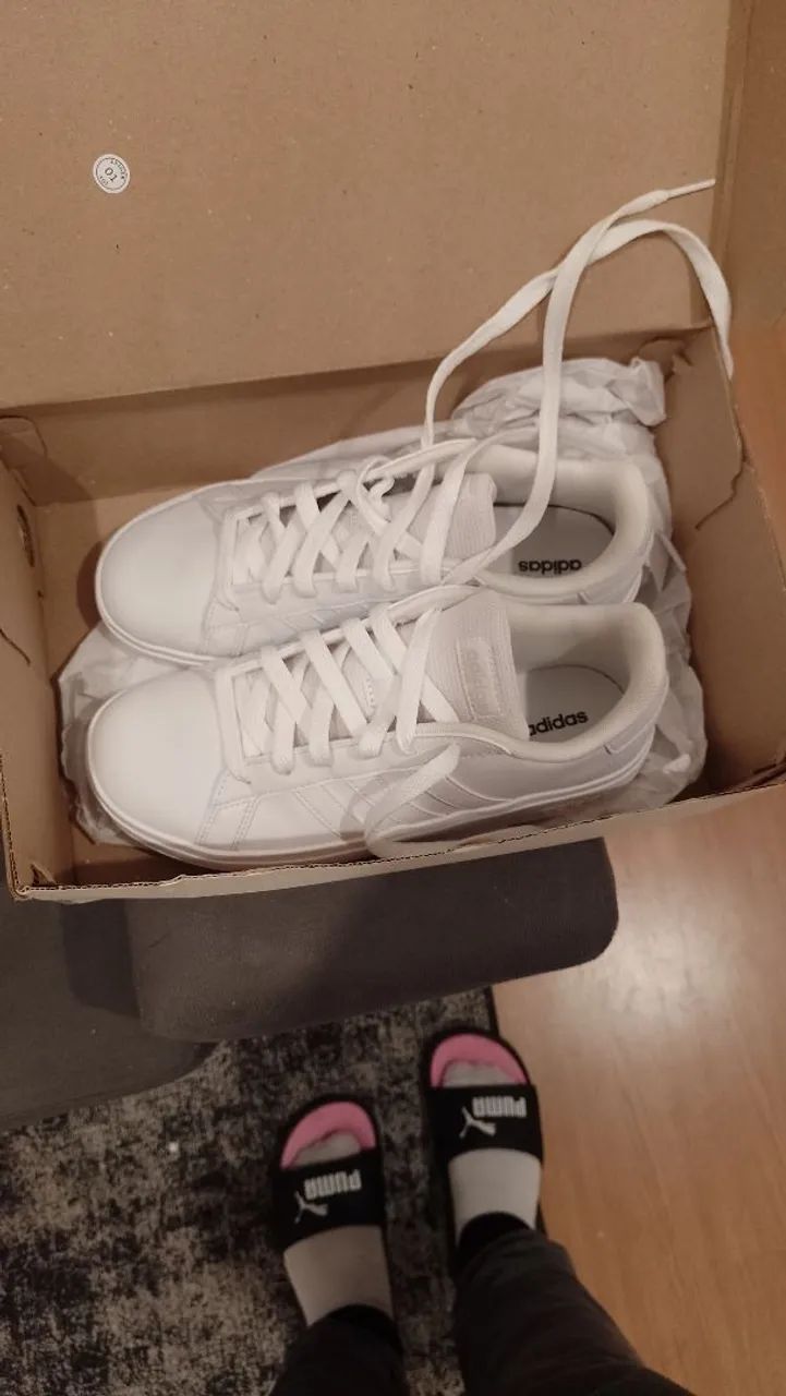 Tênis Adidas usado uma única vez