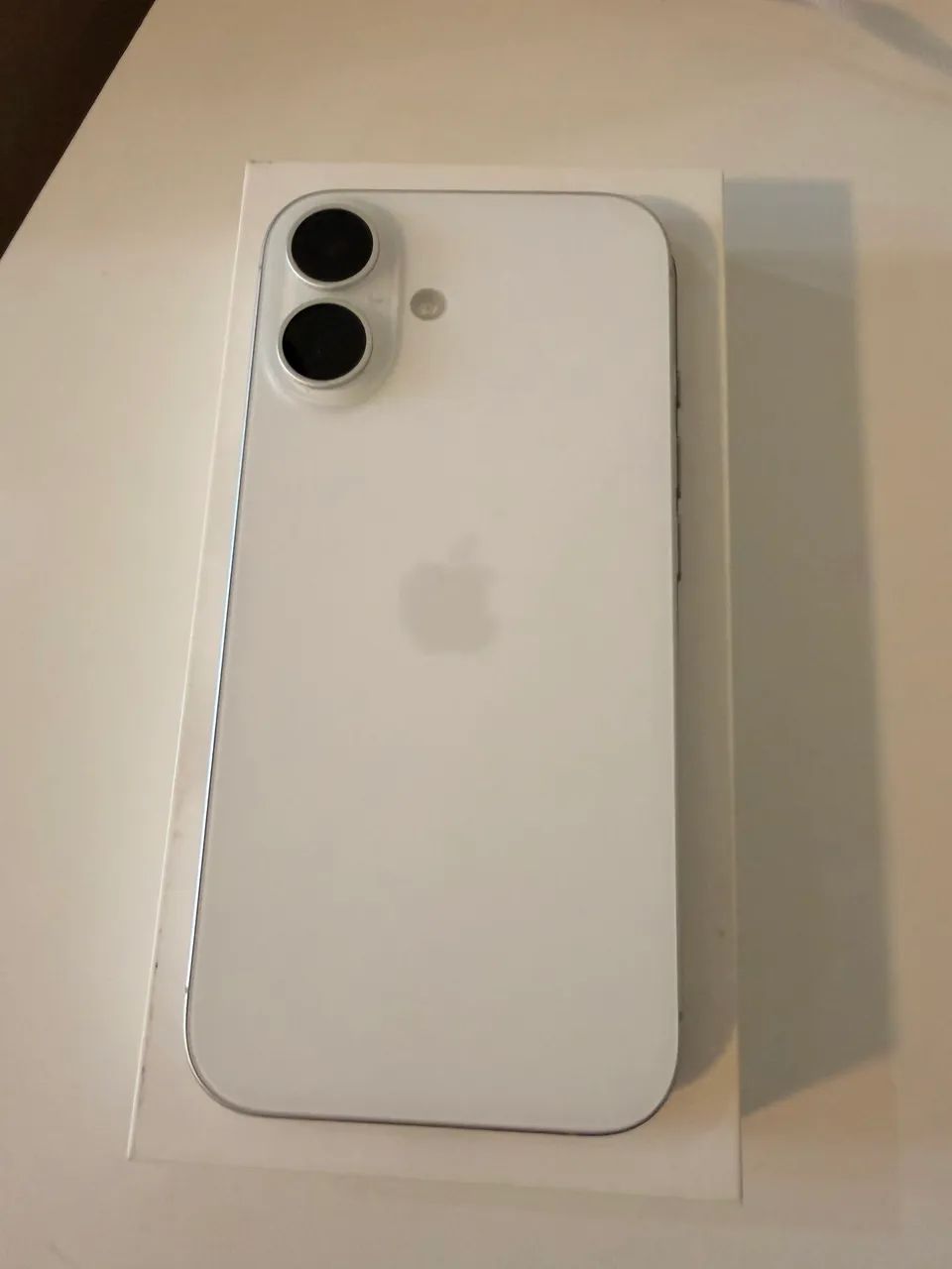 iPhone 16 Branco - 128GB