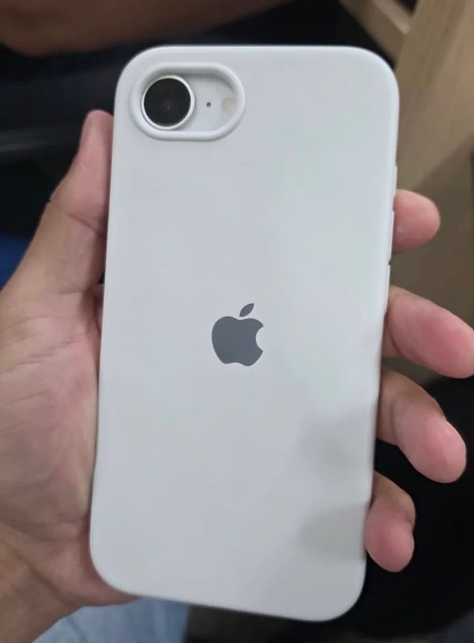 iPhone 16E  - Foto 2