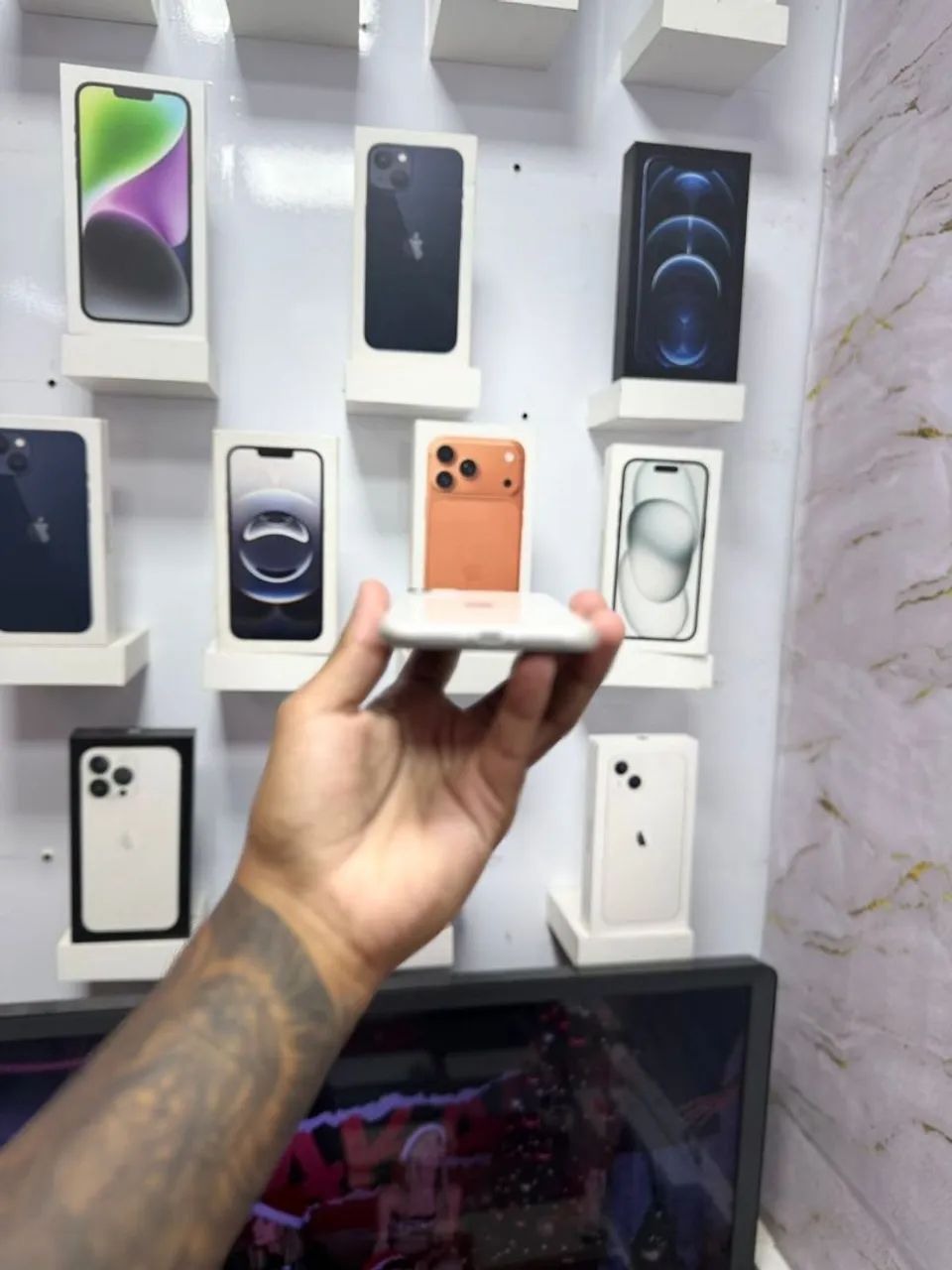 IPHONE 11 128GB<br>R$ 1.199,00 MUITO TOP - Foto 3