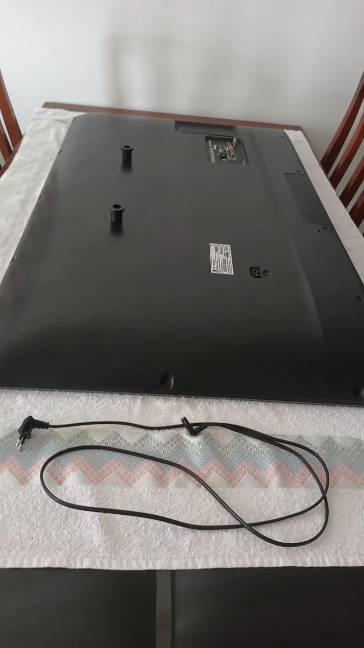 Tv LG 49 polegadas com defeito para retirada de peças  - Foto 2
