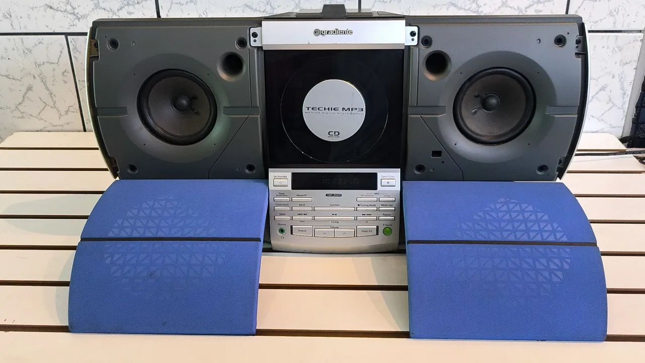 Antigo gradiente cd / MP3. modelo TMP 2000 RARÍSSIMO leia a descrição funcionando parcial  - Foto 2