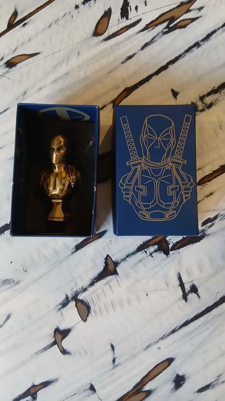 Busto colecionável do Deadpool. Da Omelete Legends 