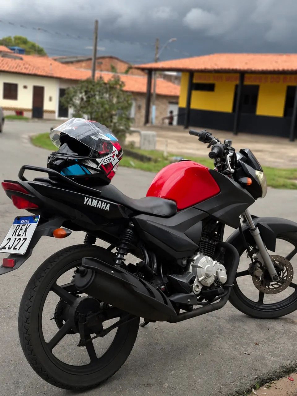 YAMAHA FACTOR YBR COM CAPACETE