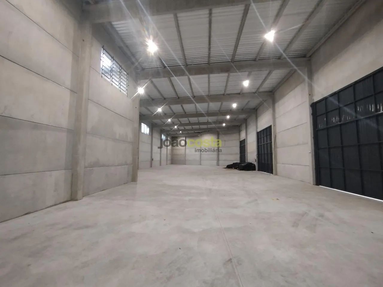 Galpão para Locação em São José - 748m² e 2 Banheiros - Foto 2