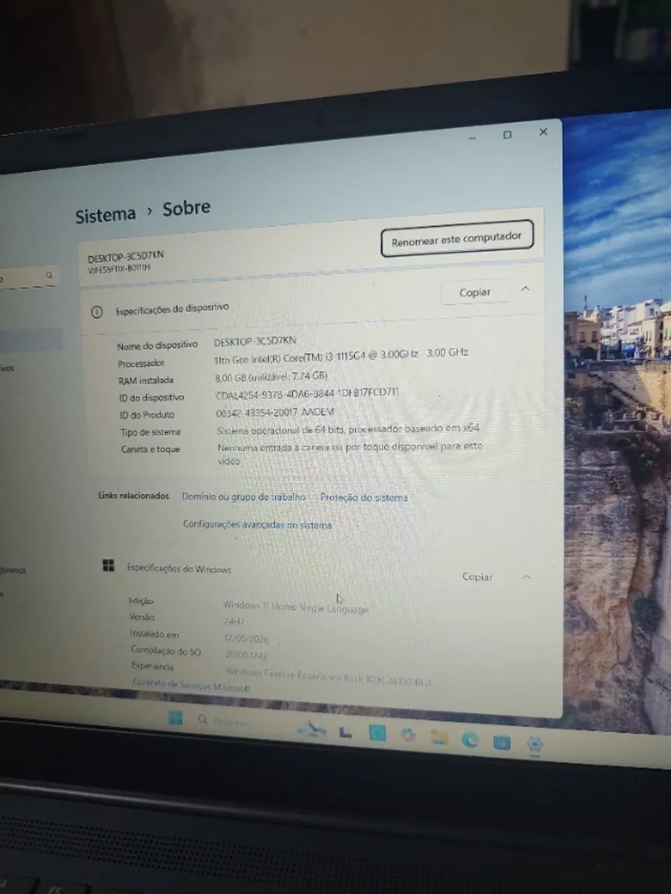 Notebook seminovo. Processador I3, 11° Geração. 8Gb de memória