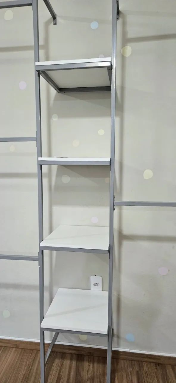 Araras de parede para loja de roupas - Foto 3