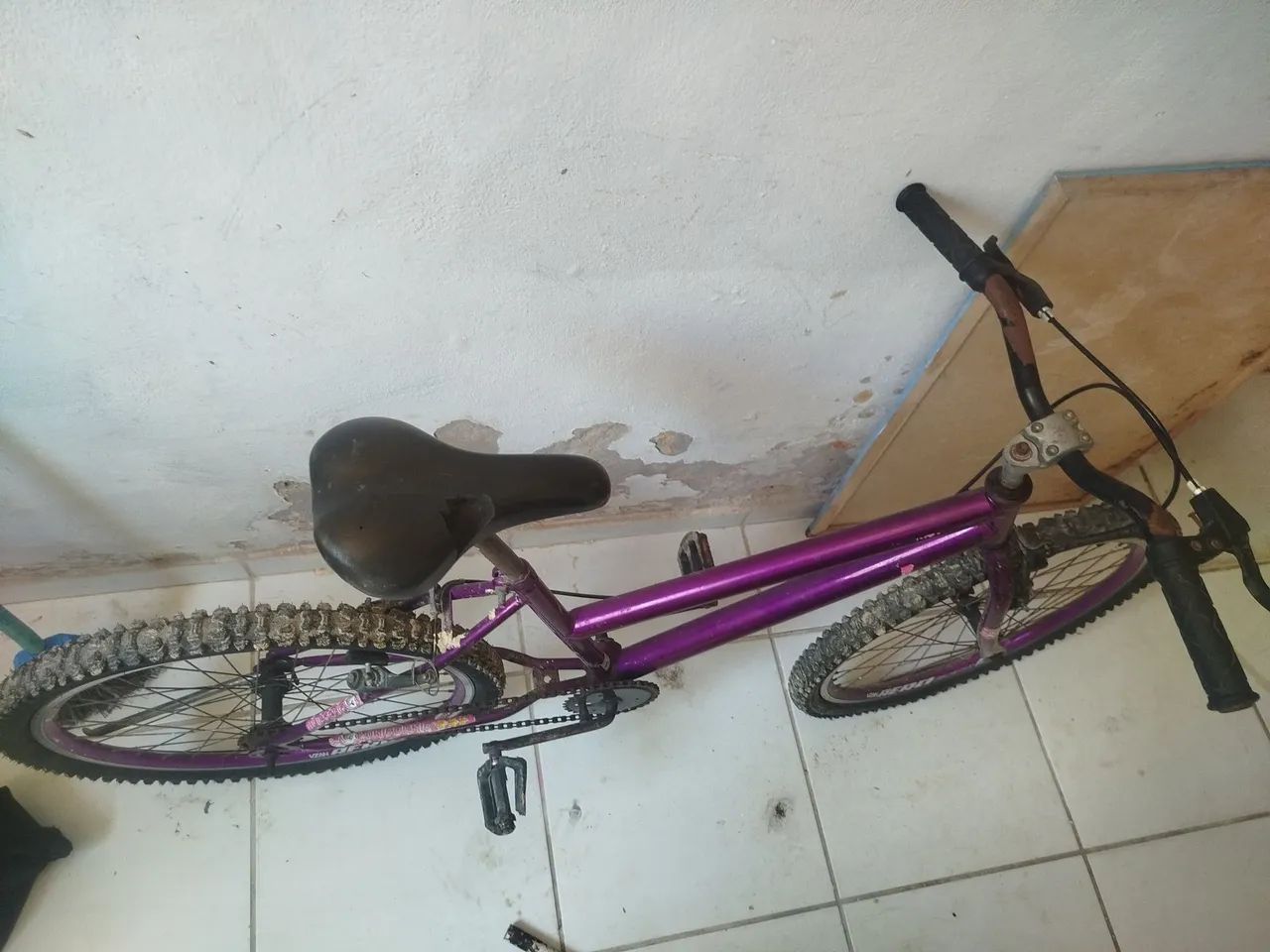 Bicicleta aro 26 em perfeito estado semi nova  - Foto 2