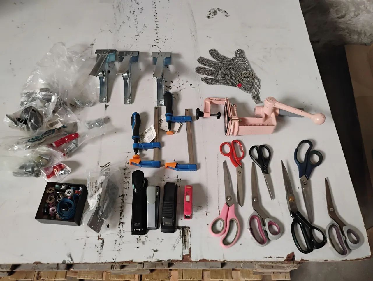 TESOURAS E ACESSÓRIOS P / COSTURA - KIT 
