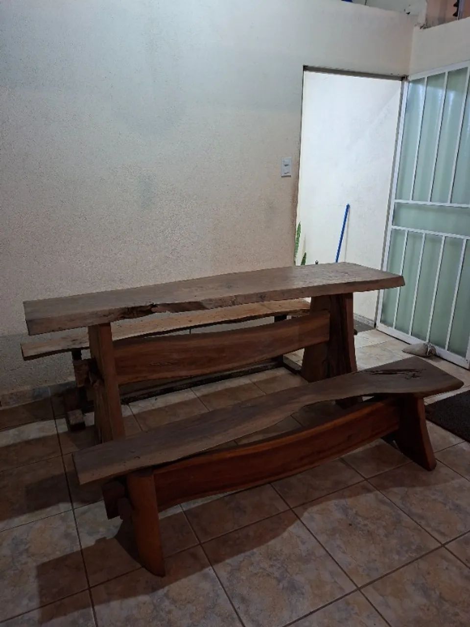 Mesa de madeira maciça  - Foto 4