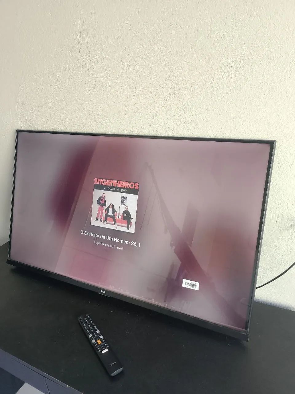 TV SMART ANDROID TCL 40 POLEGADAS, COM CONTROLE, COMANDO DE VOZ, HDR10, TODA PERFEITA.